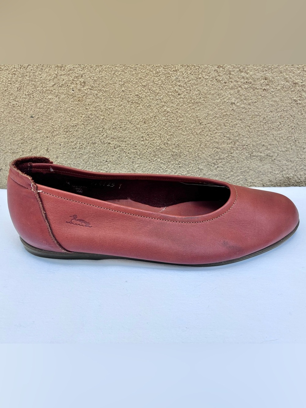 Minimalist Oxblood Leather Ballet Flats Soft Slip On Shoes Women’s 6.5 W